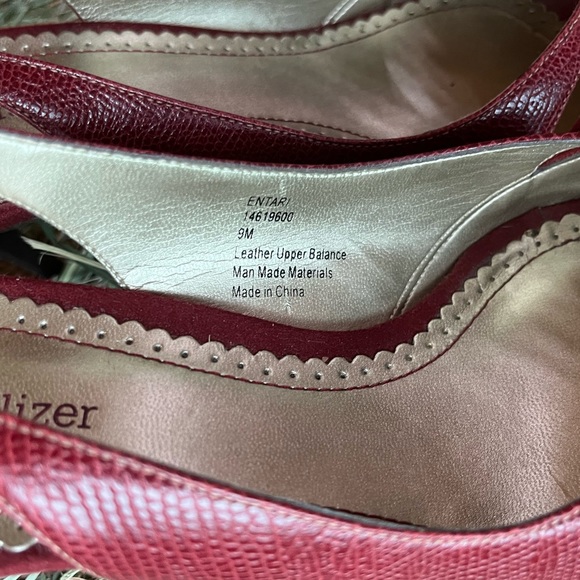 Naturalizer Red leather heel sandal, size 9, new w/o tags, super cute. - Picture 2 of 4